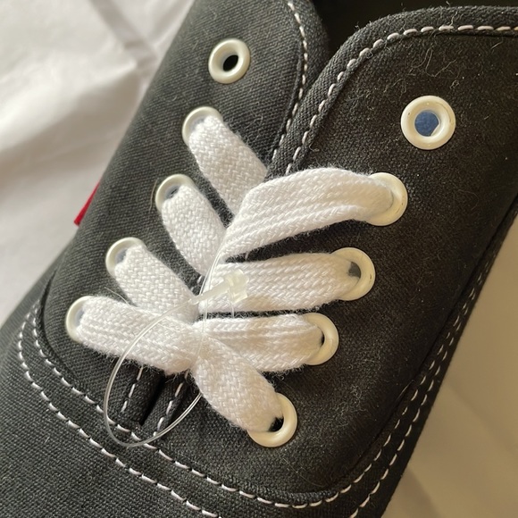 Levi’s men’s black canvas sneakers shoes size 13 BNWT - Picture 11 of 12